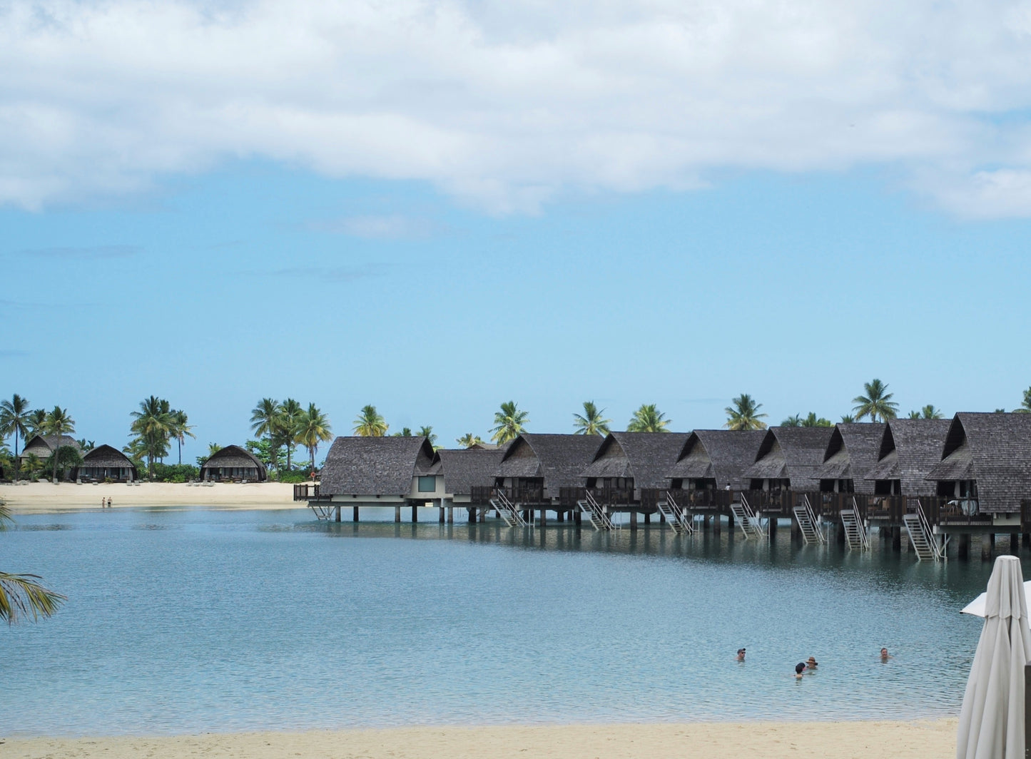 FLY TO FIJI